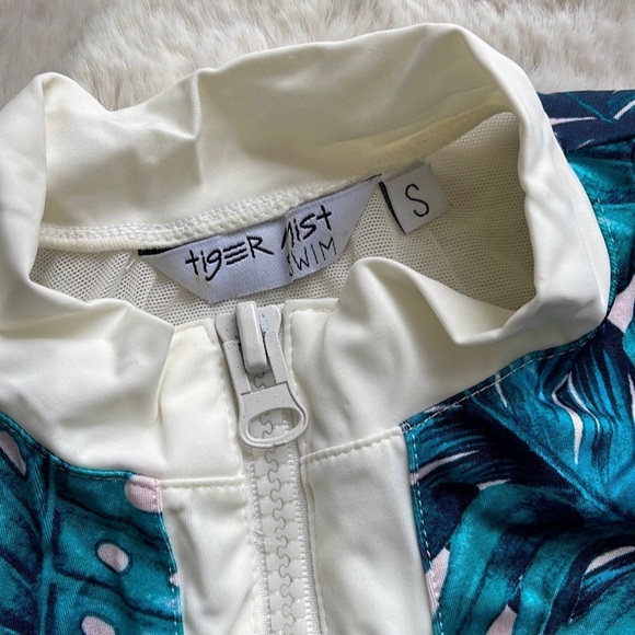 Tiger Mist Swim - Picture 3 of 8